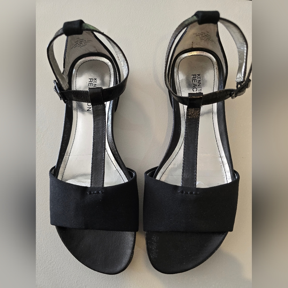 Kenneth Cole Reaction 7 Medium Black Sandals